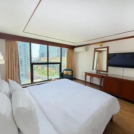Pinnacle Lumpini Park Hotel