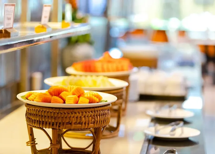 Pinnacle Lumpini Park Hotel