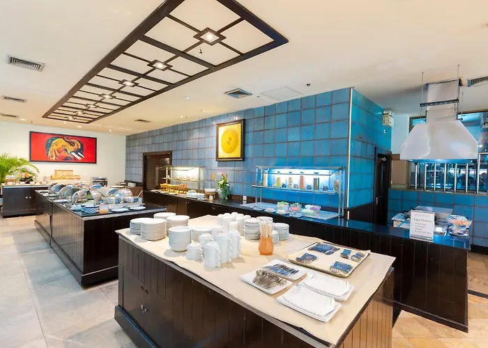 Pinnacle Lumpini Park Hotel 3*