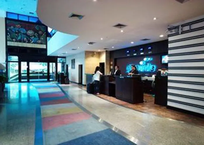 Pinnacle Lumpini Park 3*