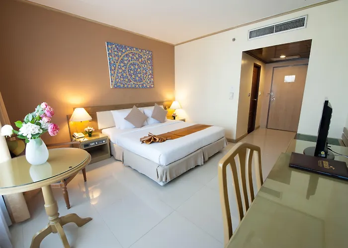Pinnacle Lumpini Park 3*