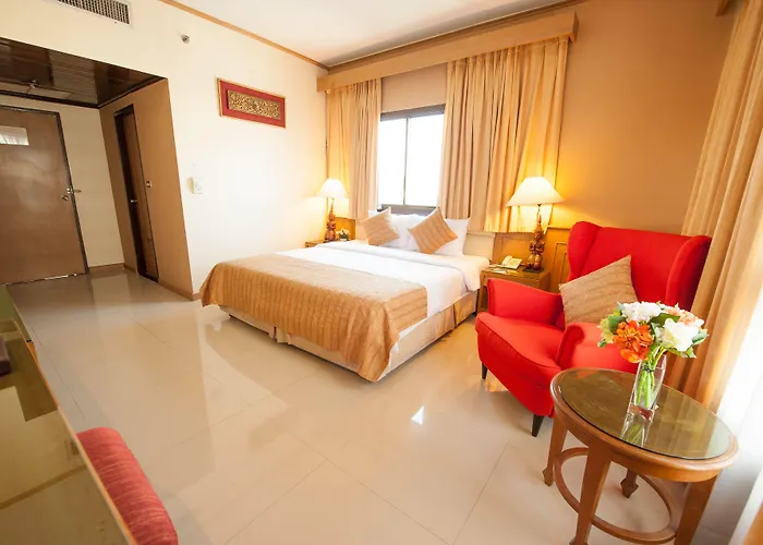 Hotel Pinnacle Lumpini Park 3*
