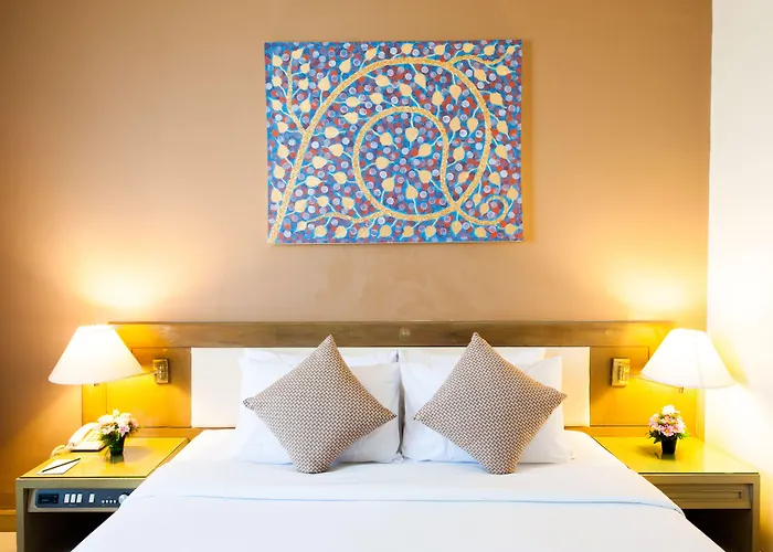 Pinnacle Lumpini Park Hotel