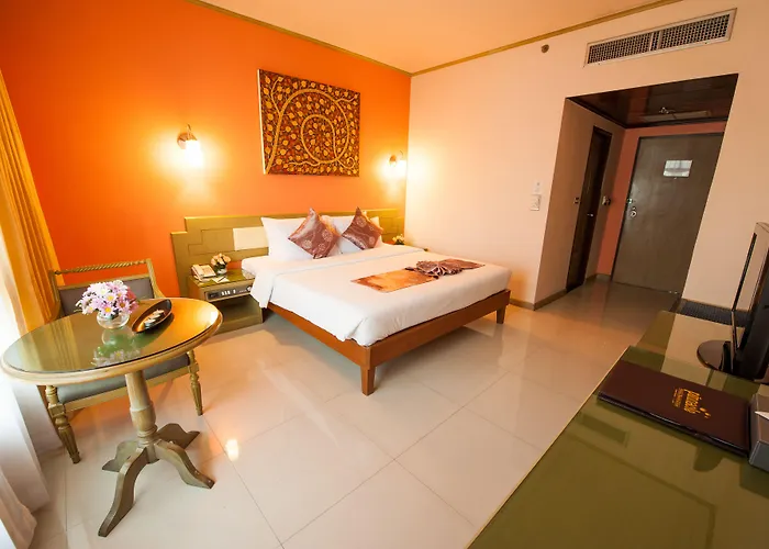Pinnacle Lumpini Park Hotel
