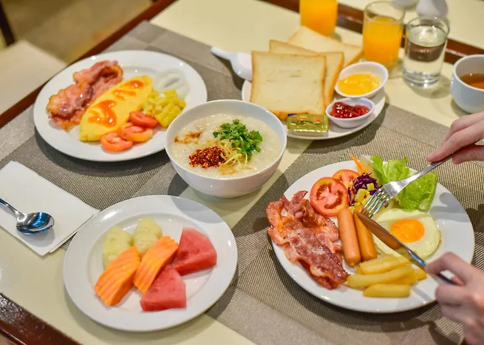 Pinnacle Lumpini Park Hotel 3*