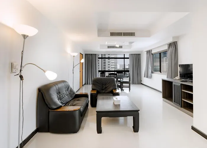 Pinnacle Lumpini Park Hotel