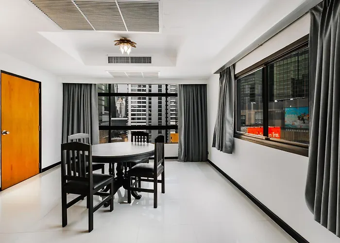 Pinnacle Lumpini Park Hotel