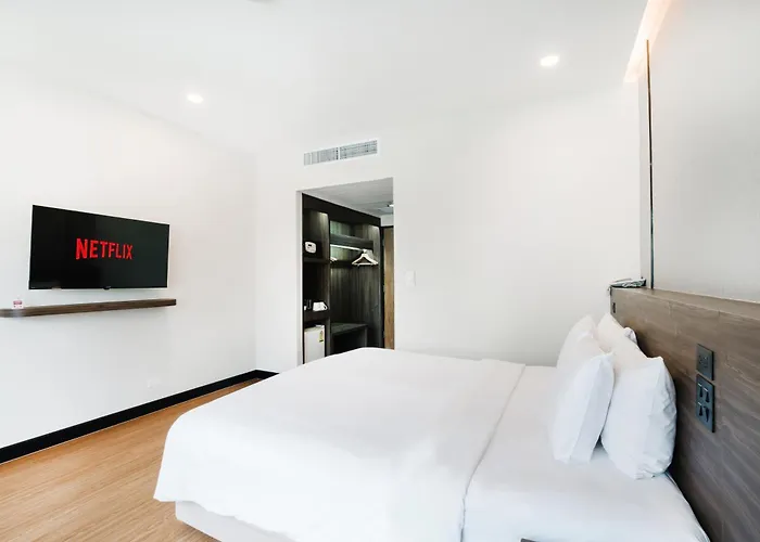 Hotel Pinnacle Lumpini Park 3*